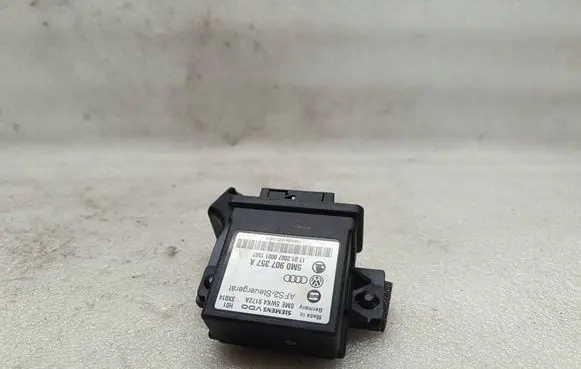 Volkswagen Touran I Light module LCM 5WK49172A 5M0907357A 1701200700011507