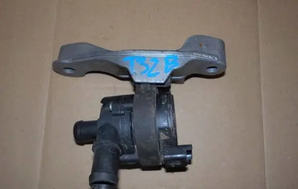 Nissan X-Trail T32 Electric auxiliary coolant/water pump 144B06803R