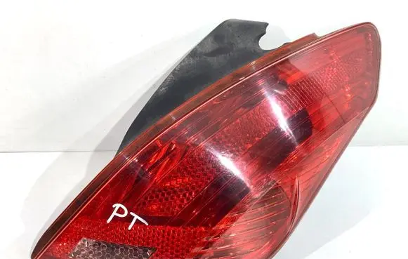 Peugeot 308 Rear/tail lights 9680425680