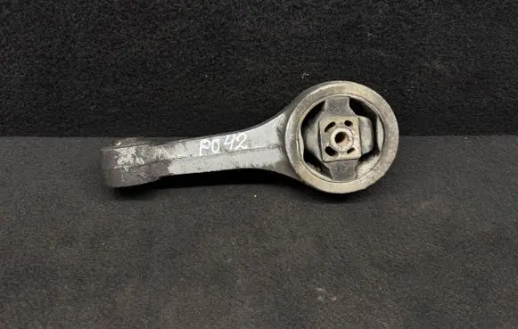 Volkswagen Polo Engine mount bracket PX0046