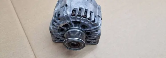 Renault Megane III Generator/alternator 23100026R