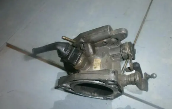 Renault Espace II Throttle valve f18313 ren919