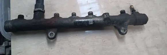Opel Vivaro Fuel main line pipe 0445214065
