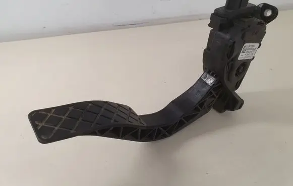 Audi A6 S6 C7 4G Accelerator throttle pedal 8K1723523A
