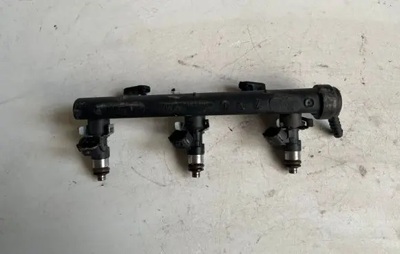Volkswagen Up Fuel injectors set 04C133317J 04C906031D 0280158251