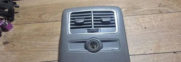 Audi A6 S6 C6 4F Rear air vent grill 4f0819203b