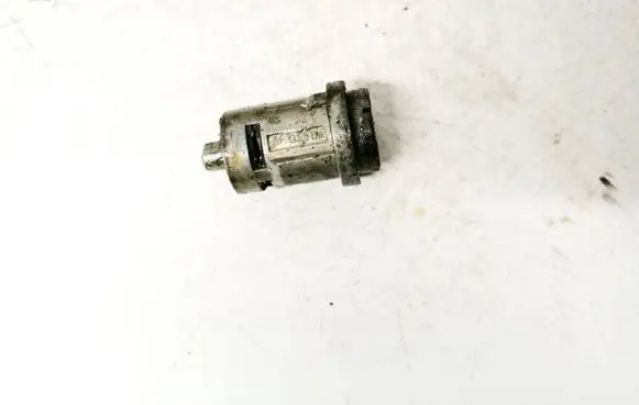 Ford Focus Front door lock (next to the handle) q68ba