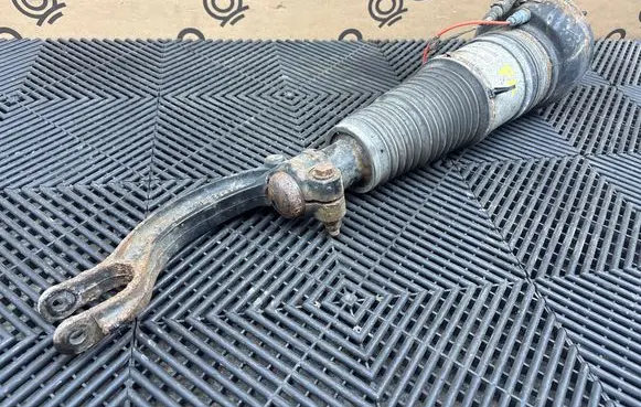Audi A8 S8 D4 4H Air suspension front shock absorber 4H0616039AD
