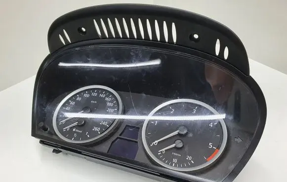 BMW 5 E60 E61 Speedometer (instrument cluster) 9135253 62119135253 6952897