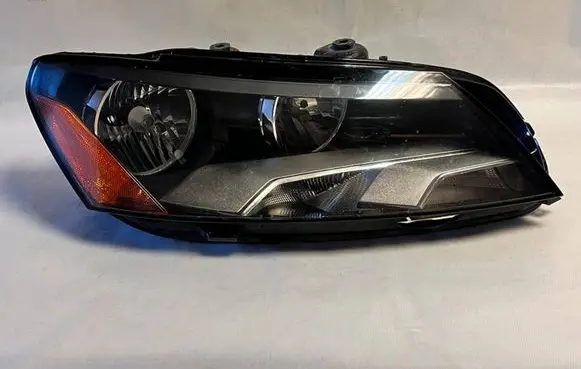 Volkswagen PASSAT B7 Headlight/headlamp