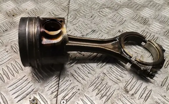 Audi A6 S6 C6 4F Piston with connecting rod
