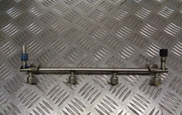 Opel Zafira B Fuel main line pipe