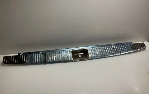 Trunk/boot sill cover protection