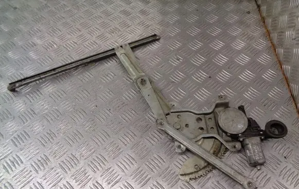 Suzuki Swift I Front door window regulator with motor 83430-63J00