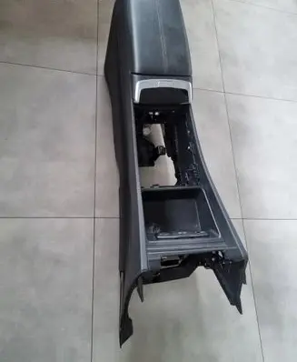 KIA Sportage Center console XXXX