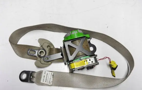 Toyota Auris 150 Seat belt trim 7321002220beowy
