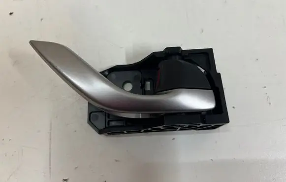Mazda CX-3 Front door interior handle T8314