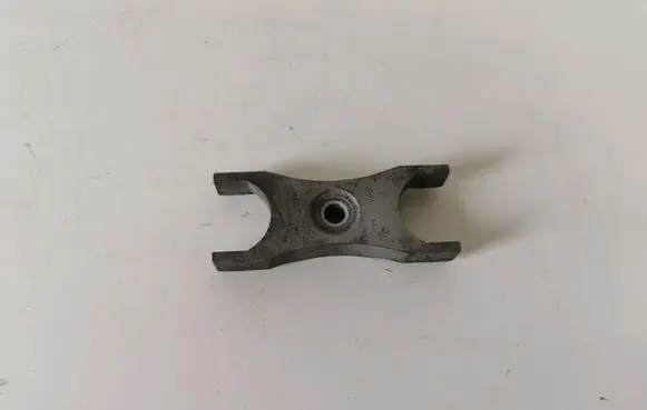 Audi A6 S6 C7 4G Fuel Injector clamp holder 03L216A