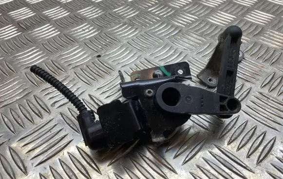 Audi A3 8Y Rear air suspension level height sensor 5WA907127