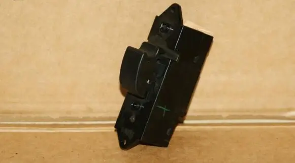 Mitsubishi Lancer Electric window control switch MR587879