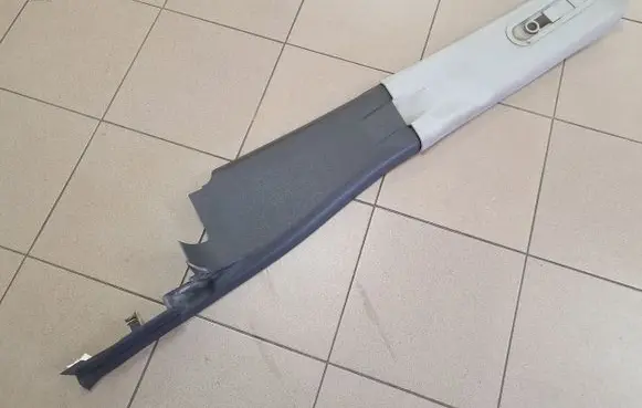 Mercedes-Benz Vito Viano W639 (B) pillar trim (bottom) A6396904753