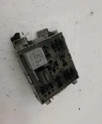 Volkswagen Touareg I Fuse module NOCODE