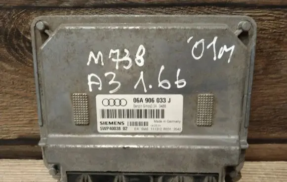 Audi A3 S3 8L Engine control unit/module 06A906033J 5WP4003802