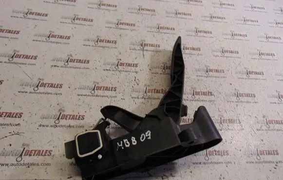 Mercedes-Benz B W245 Accelerator throttle pedal A1693000604