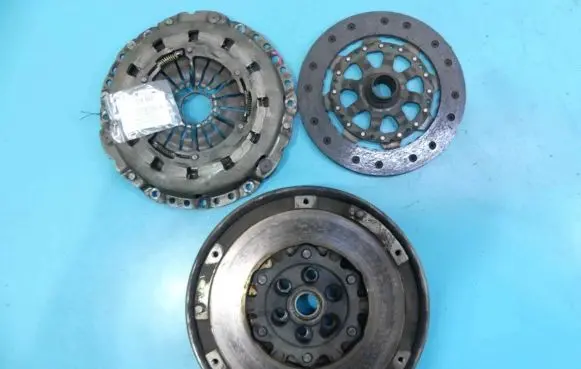 BMW 1 E81 E87 Dual mass flywheel 7560876 IMPRK1274863