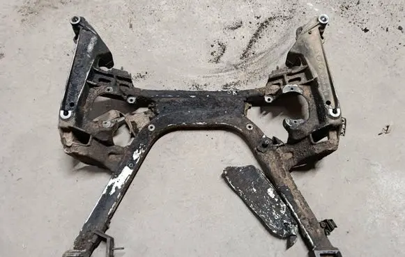BMW 7 E65 E66 Front subframe 6752294