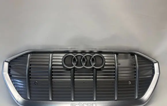 Audi e-tron Front bumper upper radiator grill 4KE853651 4KE853651A 4KE853651B