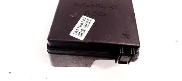KIA Ceed Fuse box cover 