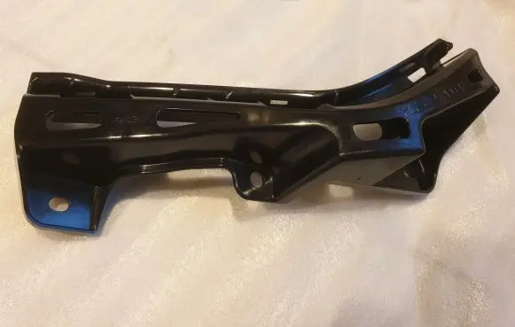 Suzuki Swift III Front bumper mounting bracket 7173352R00