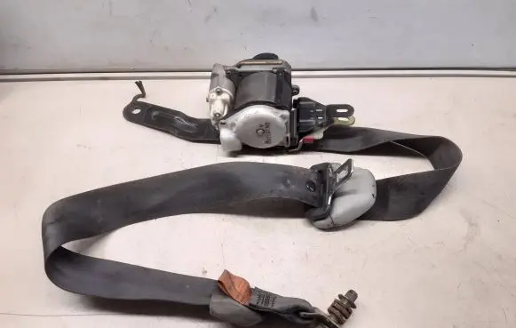 Mitsubishi Galant Front seatbelt TKAB2EN226 DN35924R