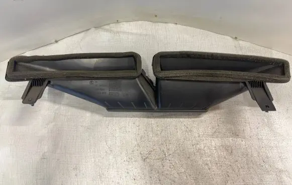 Skoda Superb B6 (3T) Cabin air duct channel 3T1819655 1497233