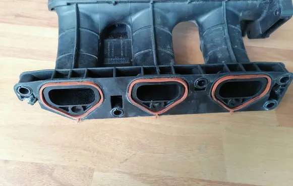 Dacia Sandero Intake manifold 140032844R 140039944R H8201192544
