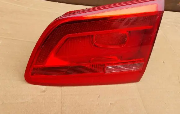 Volkswagen Touran II Tailgate rear/tail lights 1T0945094