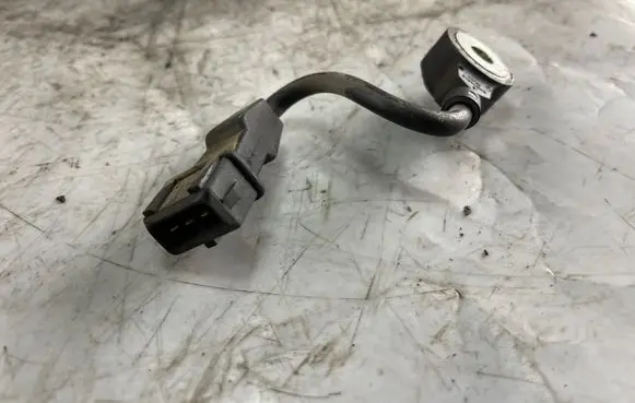 Volkswagen Golf IV Detonation knock sensor 06a905377