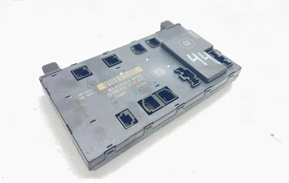 Mercedes-Benz CLK A209 C209 Door control unit/module 2098201926