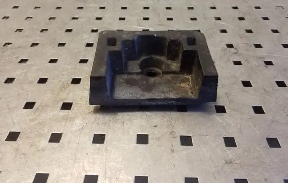 Volkswagen Touareg II Jacking socket point 7L8804123