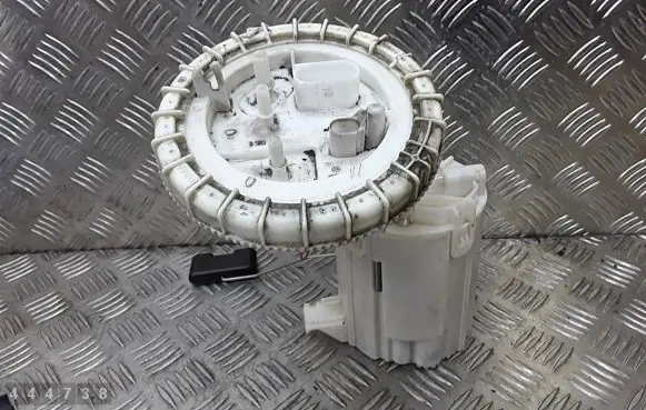 Audi A4 S4 B8 8K Fuel injection high pressure pump 8K0919050H