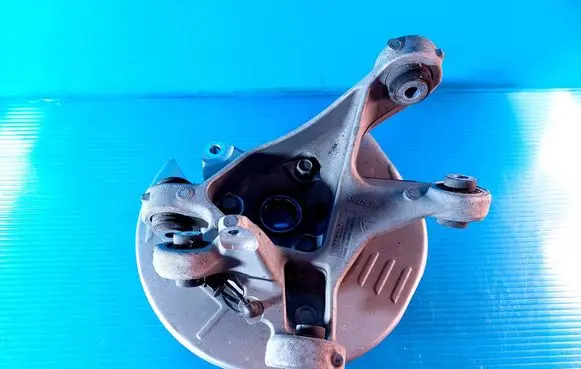 Tesla Model 3 Rear wheel hub spindle/knuckle 104441600F
