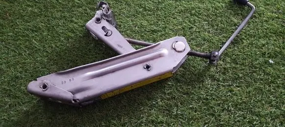 Audi A3 S3 8L Lift Jack 8L0011031A