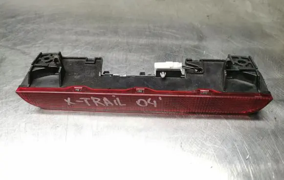Nissan X-Trail T30 Third/center stoplight