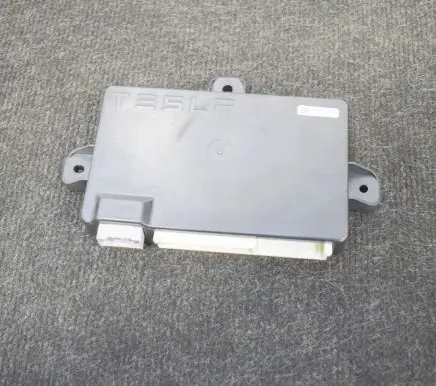 Tesla Model X Door control unit/module 104549010F