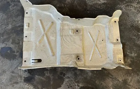 Volkswagen Transporter - Caravelle T6 Heat shield in engine bay 7E0825661
