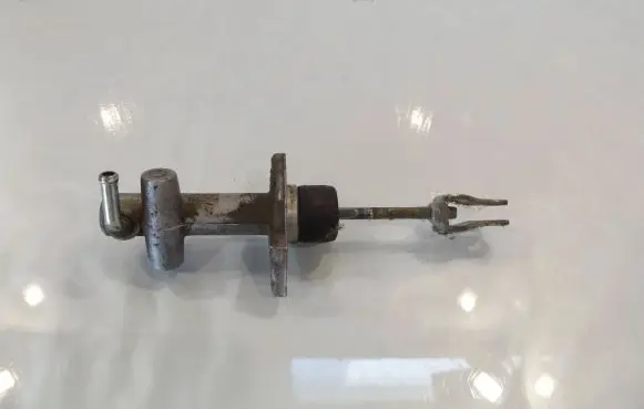 Chevrolet Aveo Clutch master cylinder