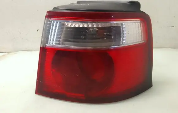 KIA Carens I Rear/tail lights E138368