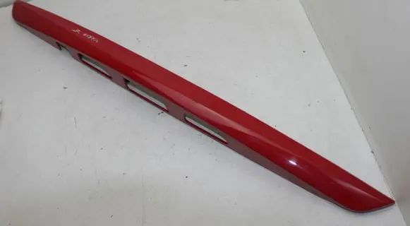 Toyota Yaris Trunk door license plate light bar 768010D551