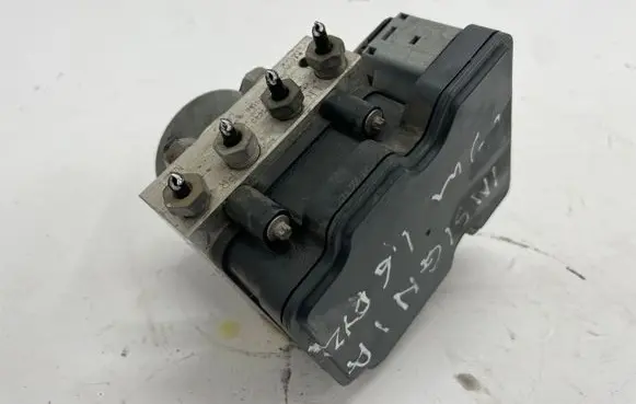 Opel Insignia B ABS Pump 84663642